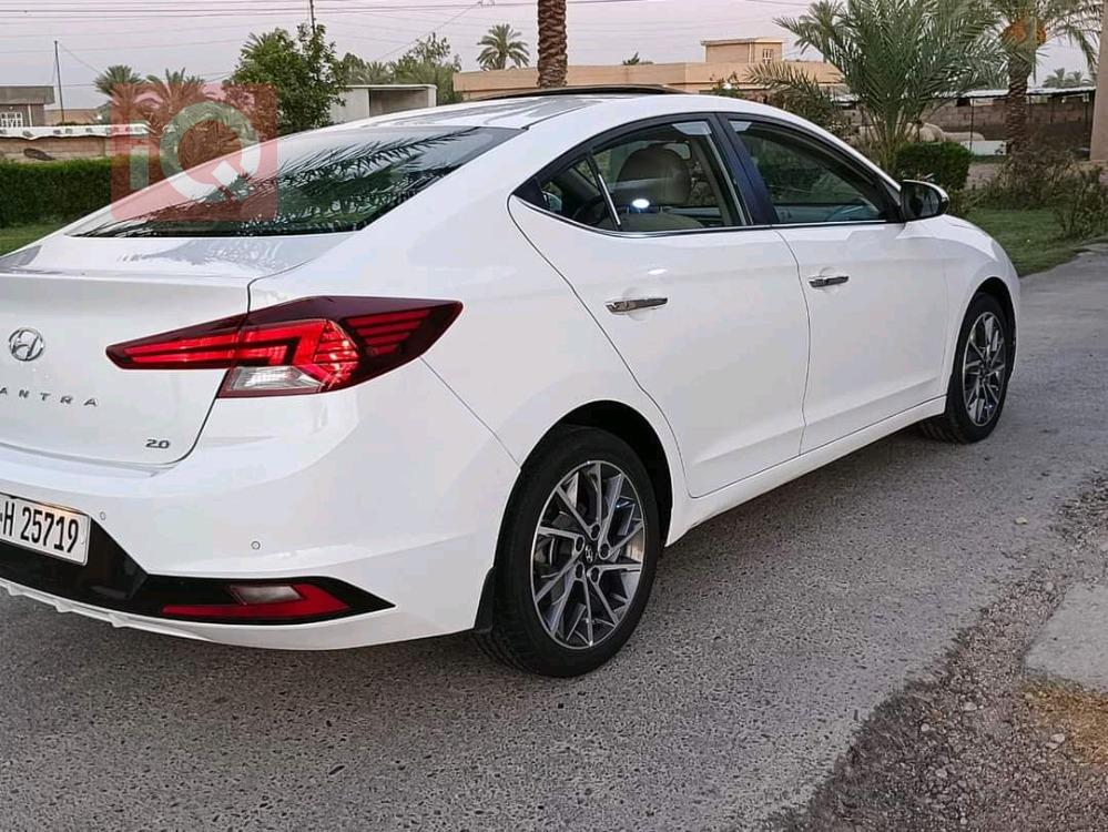 هیوندای ئەلەنترا